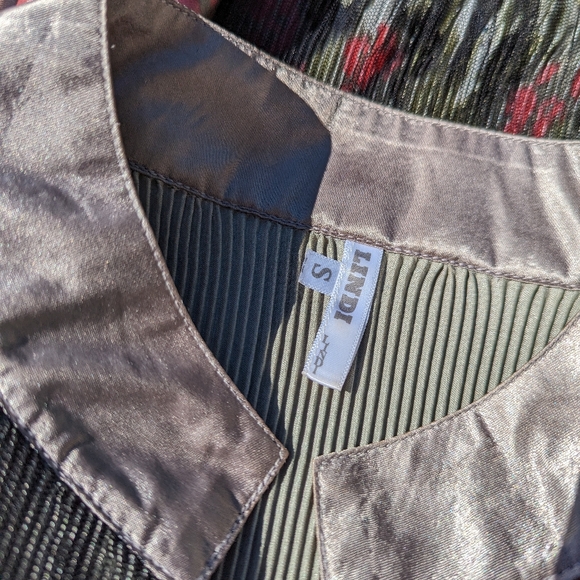 Lindi Tunic size Small - Picture 4 of 8